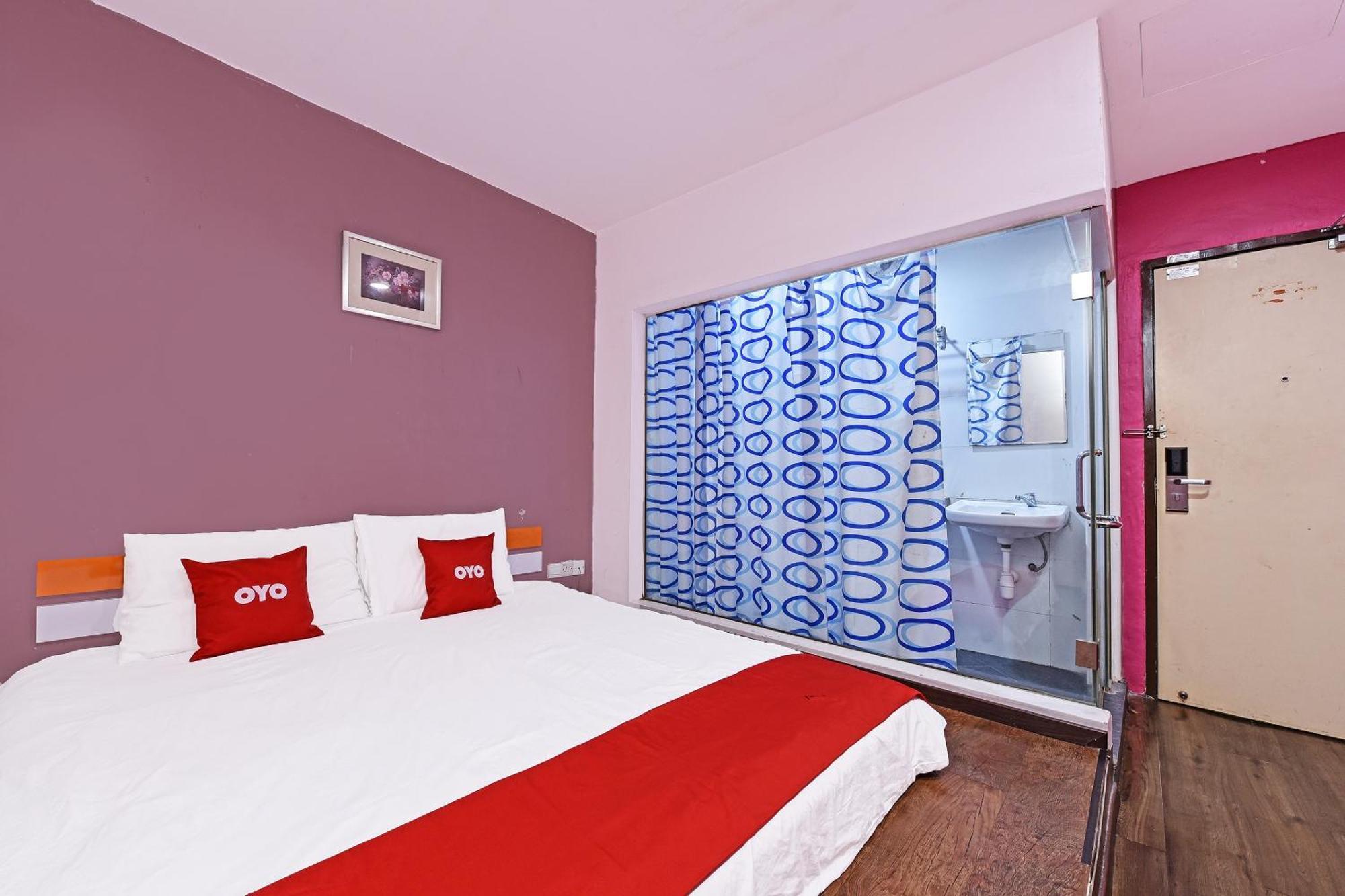 Super Oyo 992 Orange Hotel Куала-Пилах Экстерьер фото